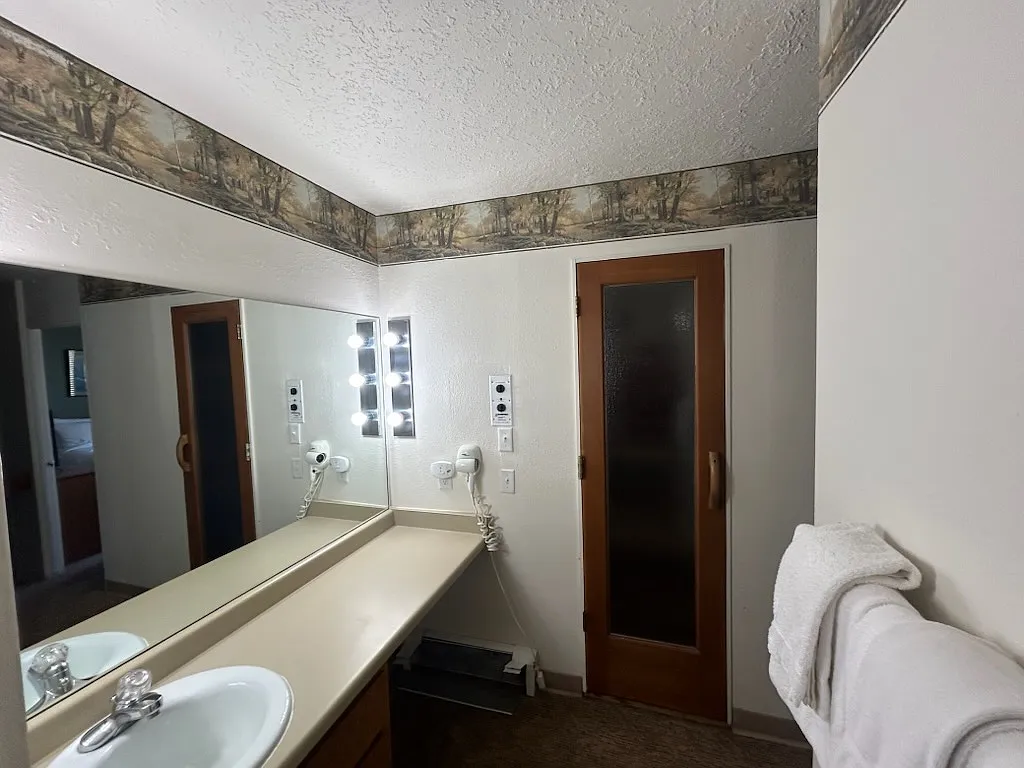 2 bed, 1100 sqft, $2,500 — Photo 2