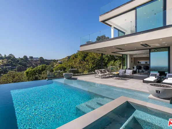 9406 Lloydcrest Dr, Beverly Hills, CA 90210