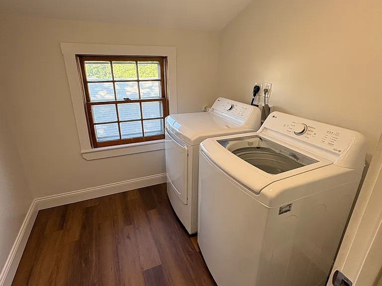 68-70 Adams St #2 — Photo 15