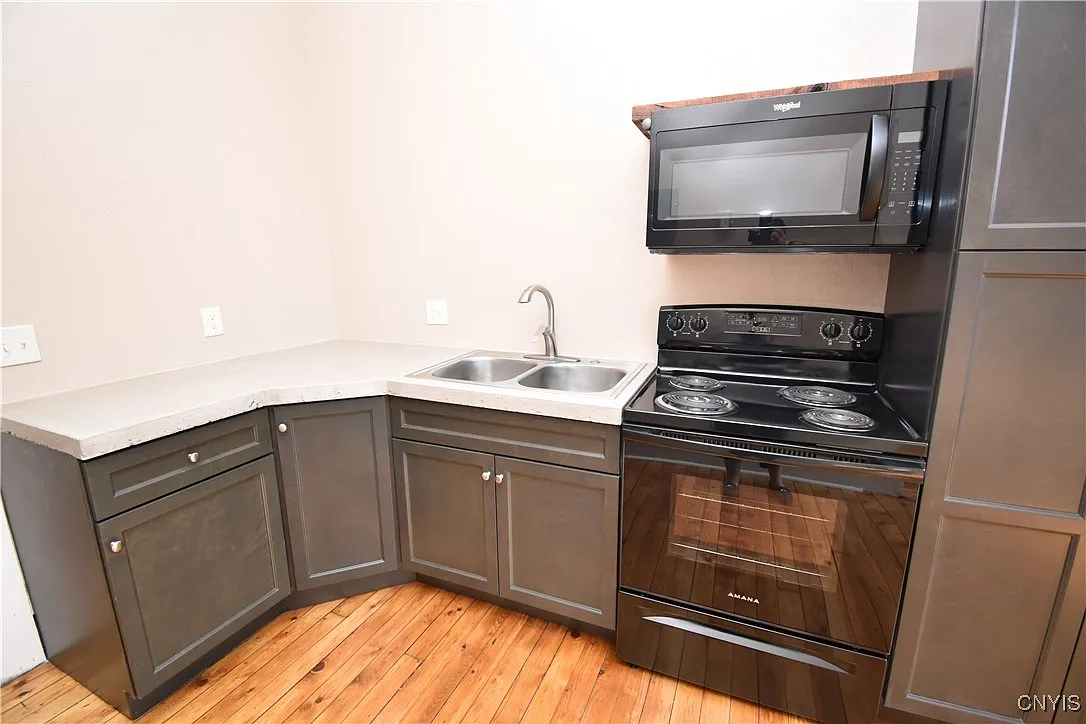 Studio, 1.0 bath, 800 sqft, $975 — Photo 4