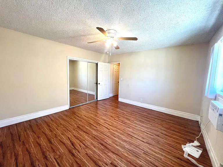 1035 Western Ave #4 — Photo 20