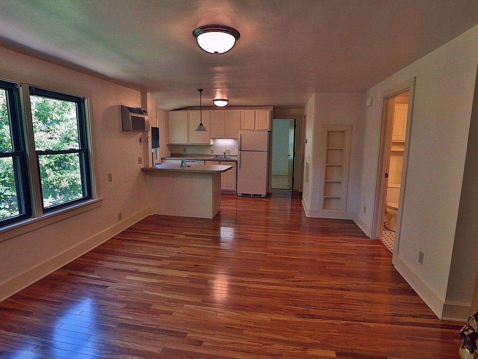 1st image of 134 W Gilman St #5b56e3a7e