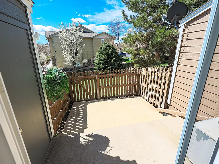 10486 W Dartmouth Ave #TOWNHOUSE — Photo 11