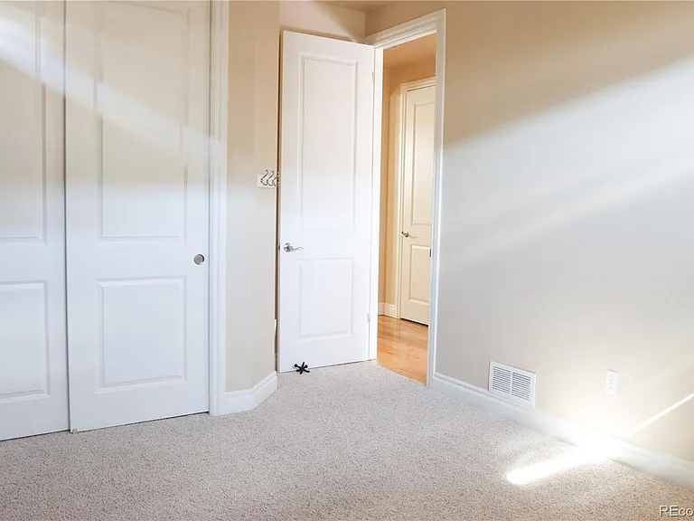 9242 Ridgegate Pkwy — Photo 16