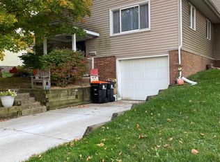 410 Woodcrest Dr, Washington, IL 61571