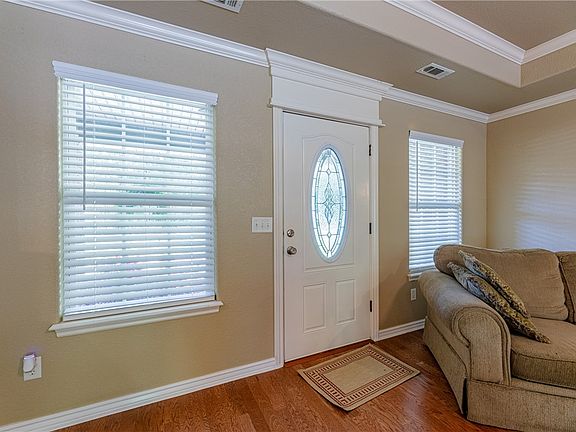 5th image of 15 Fountainhall Dr