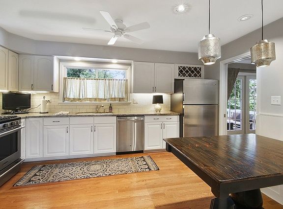 3rd image of 1338 Bonnie Glen Ln