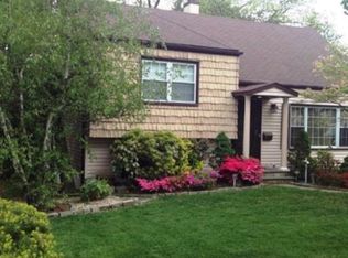 18 Ascot Rd, Yonkers, NY 10710