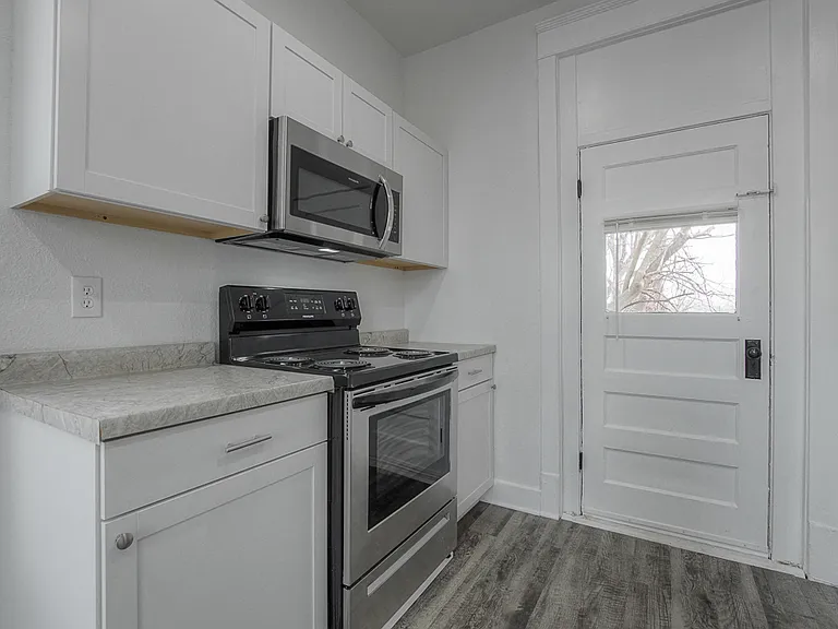 3226 E 11th St #B — Photo 11