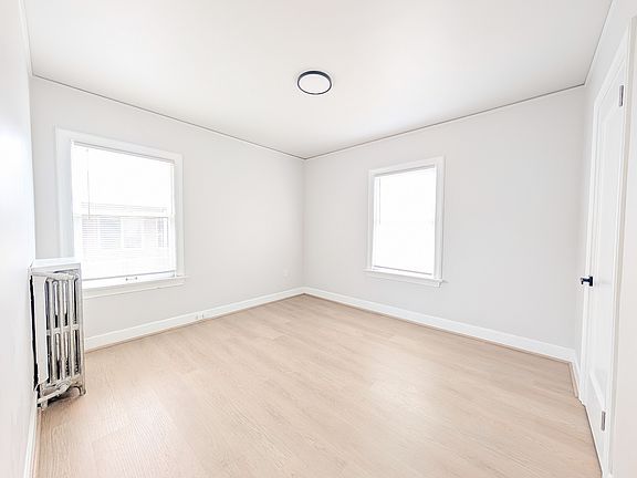 3rd image of 2711 Franklin Ave E #710259