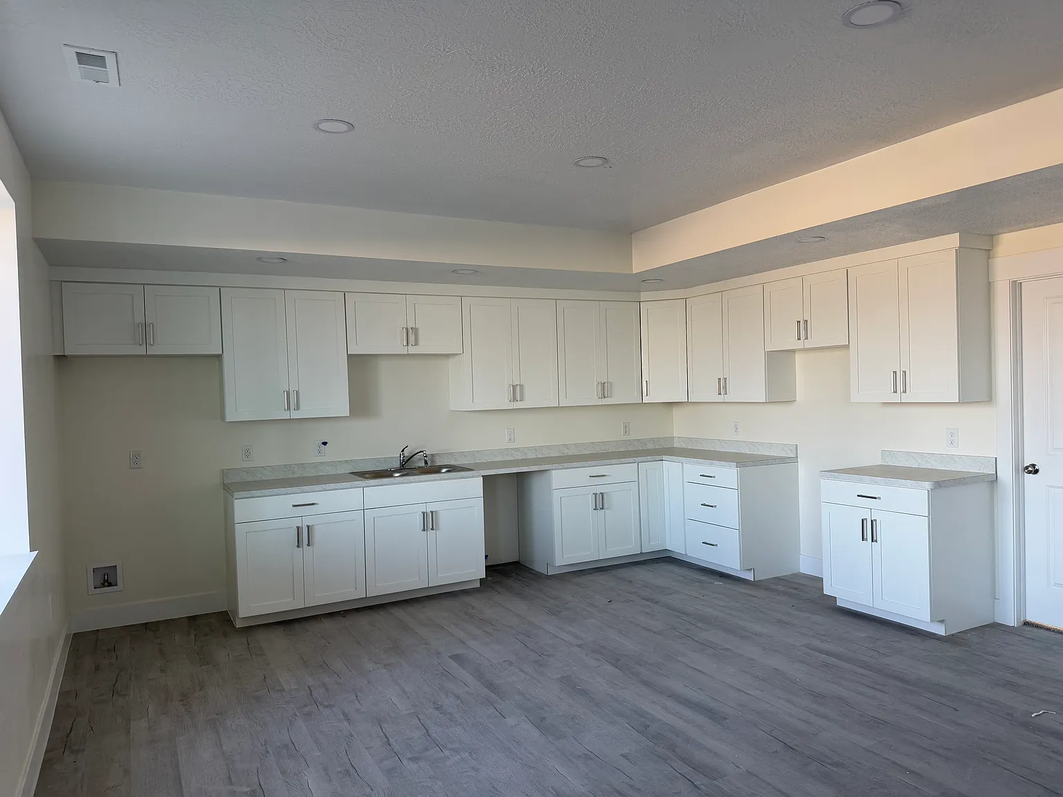 3 bed, 1800 sqft, $1,500 — Photo 2