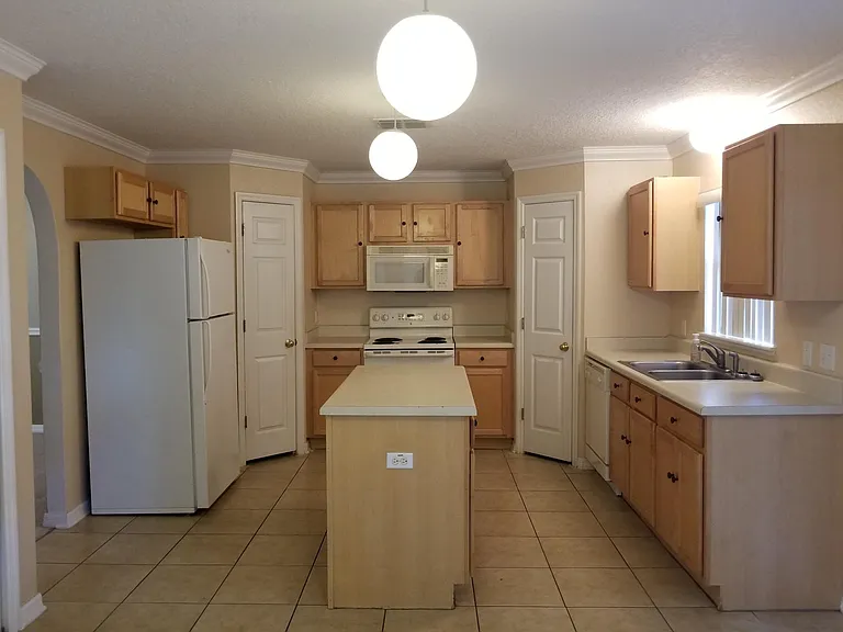 2128 Aitkin Loop — Photo 2