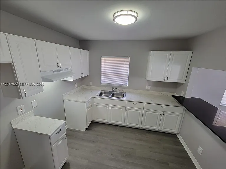 1414 NW 8th Ave #1 — Photo 8