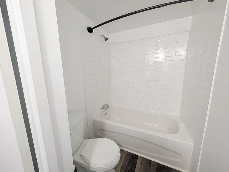 2B Arlington Ave #309 — Photo 11