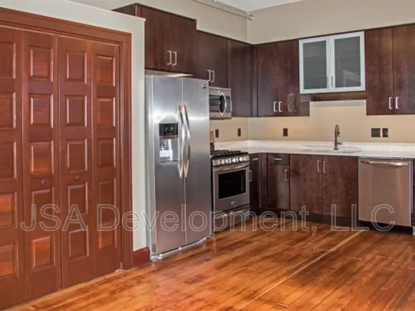611 Sycamore St APT 302, Waterloo, IA 50703