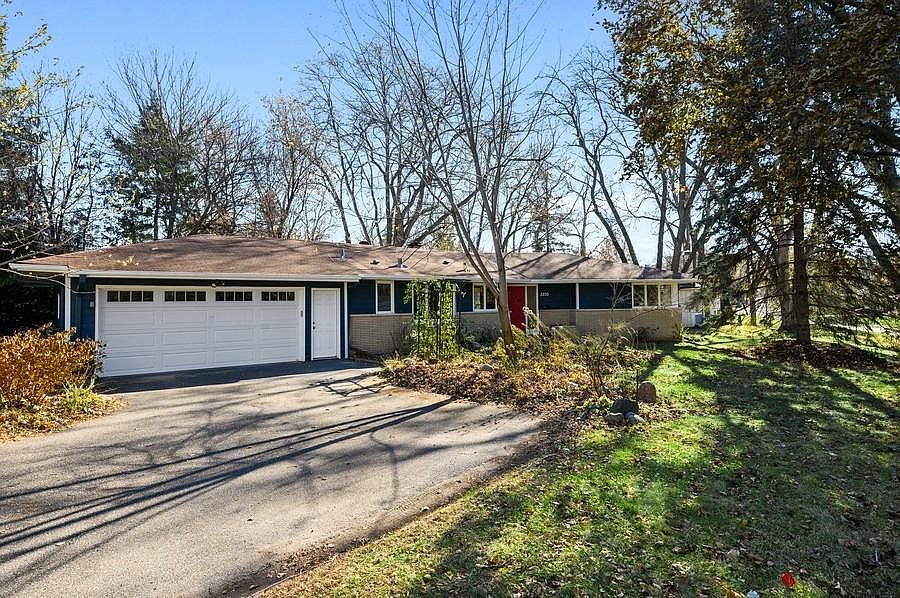 1st image of 3270 Orchard Ave N