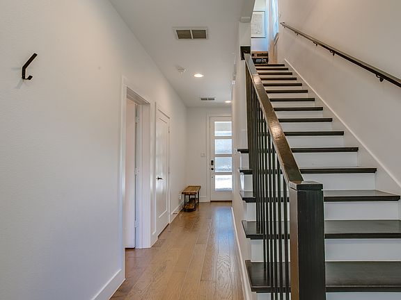 3rd image of 2554 El Camino Ln