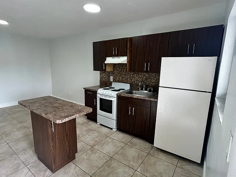 18257 NW 23rd Ave #1 — Photo 7