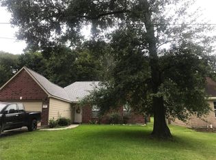 402 Wakefield Rd, Montgomery, TX 77316