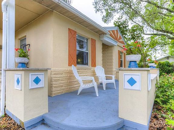 3rd image of 3618 E Tampa Cir