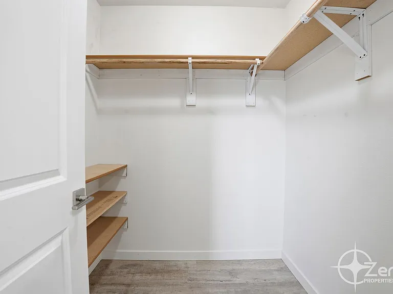 2015 NE North Fork Ave — Photo 32