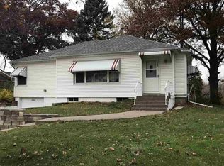 1366 W Kimberly Rd, Davenport, IA 52806