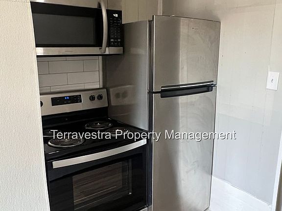 3rd image of 118 N 2nd St #1B