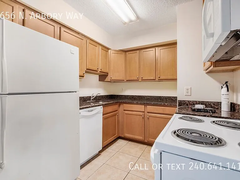 7656 N Arbory Way — Photo 6