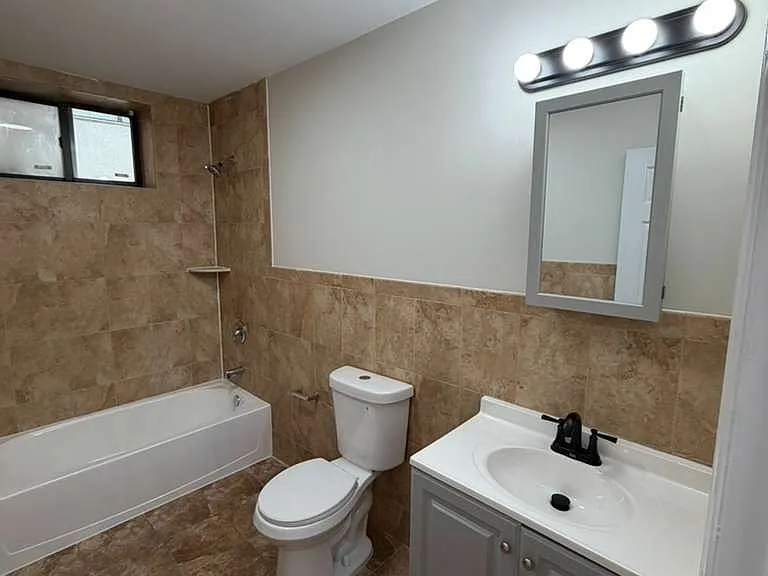 152 S Harrison St #1H — Photo 4