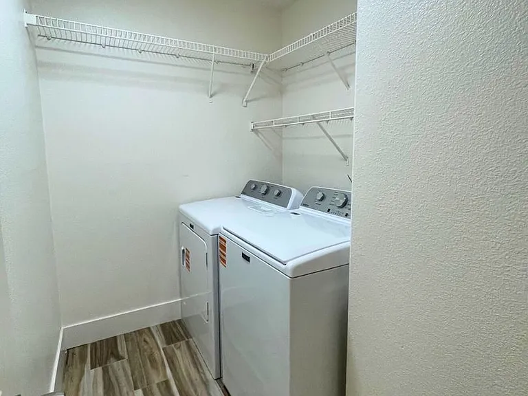 2317 Logsdon Dr — Photo 14