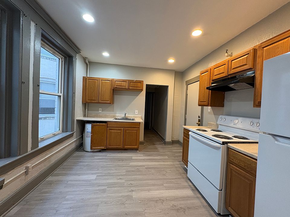 1st image of 380 W Main St APT 203
