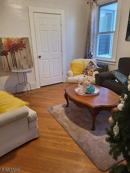 4 bed, 2.0 bath, $3,000 — Photo 2