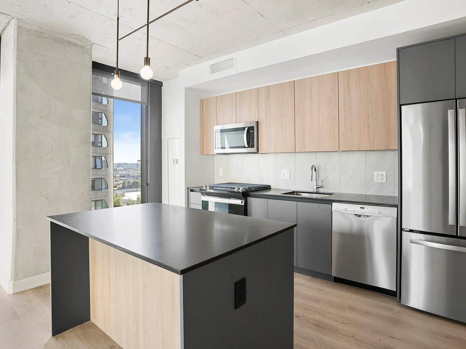 2 bed, 2.0 bath, $4,350 — Photo 2