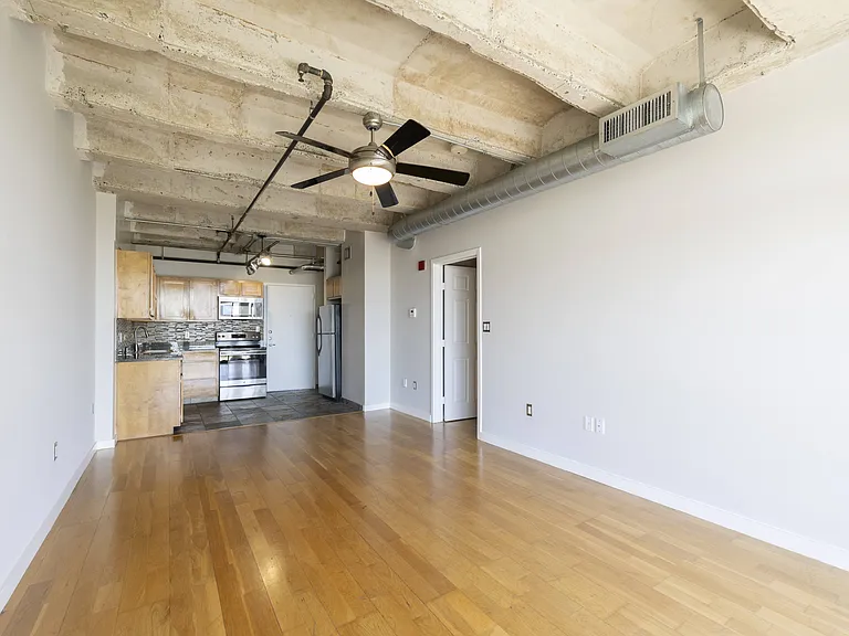 230 West Alabama Apartments — Photo 27