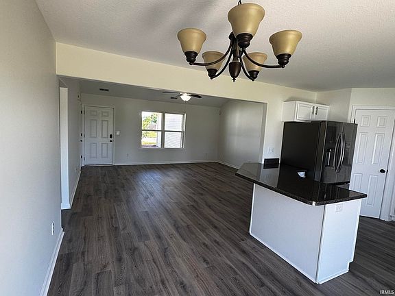4th image of 1415 Apex Dr