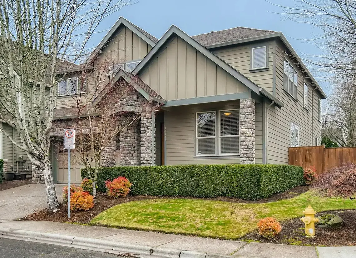 4 bed, 2.5 bath, 2934 sqft, $3,499 — Photo 1