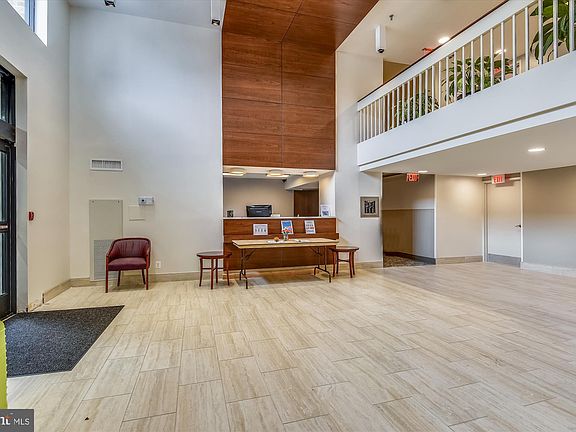 5th image of 2300 Pimmit Dr APT 918