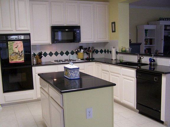 4th image of 2032 Shumard Ln