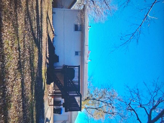 4th image of 111 S Evergreen Ln