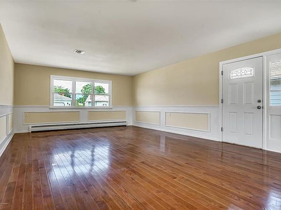 4th image of 266 Barbados Dr N