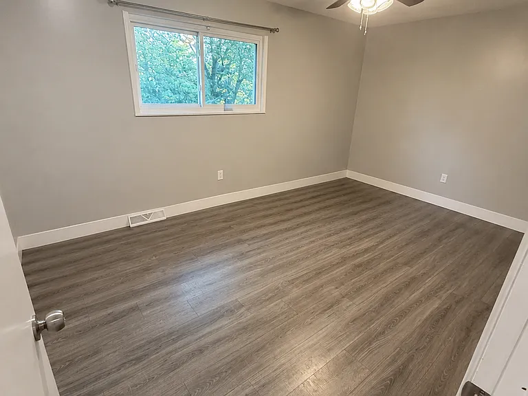 8808 Fernway Dr — Photo 2