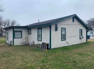 301 Trinity St, Bridgeport, TX 76426