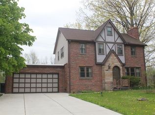 5665 James Dr, Hamburg, NY 14075