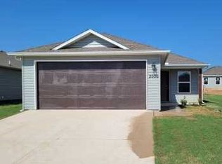 2006 E Annette Dr, Siloam Springs, AR 72761