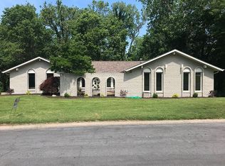 36 Glendale Dr, Glen Carbon, IL