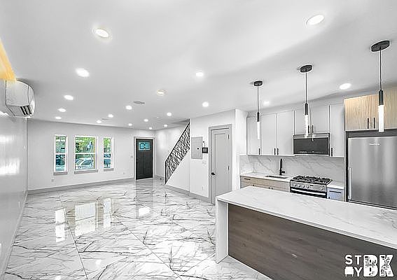 1st image of 563 New York Ave #1R