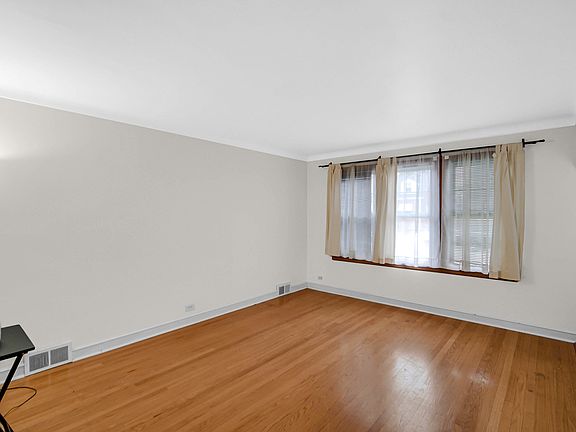 5th image of 3915 W 104th St