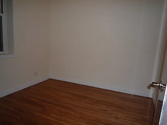 Rented by New Yorker Realty | media 15