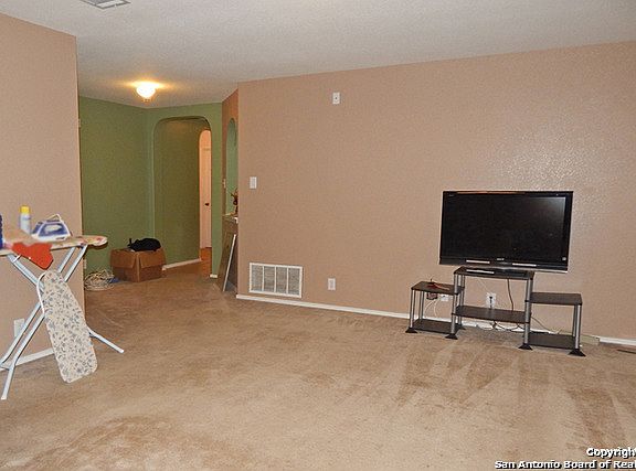 5th image of 1035 Daffodil Way
