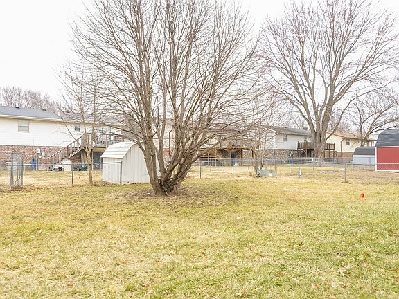 3rd image of 5426 Collier Ln